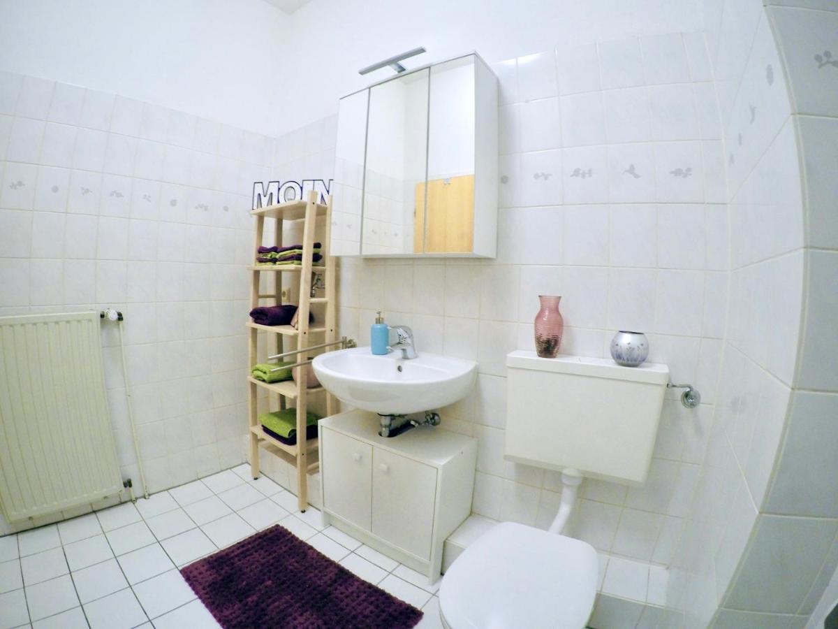 Vivid - Studioapartment Mit Balkon - Netflix - Wlan 빌헬름스하펜 외부 사진